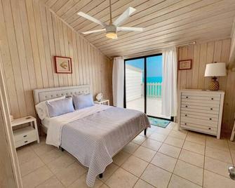 Once Upon a Tide - Schooner's Landing - Man O War Cay - Bedroom