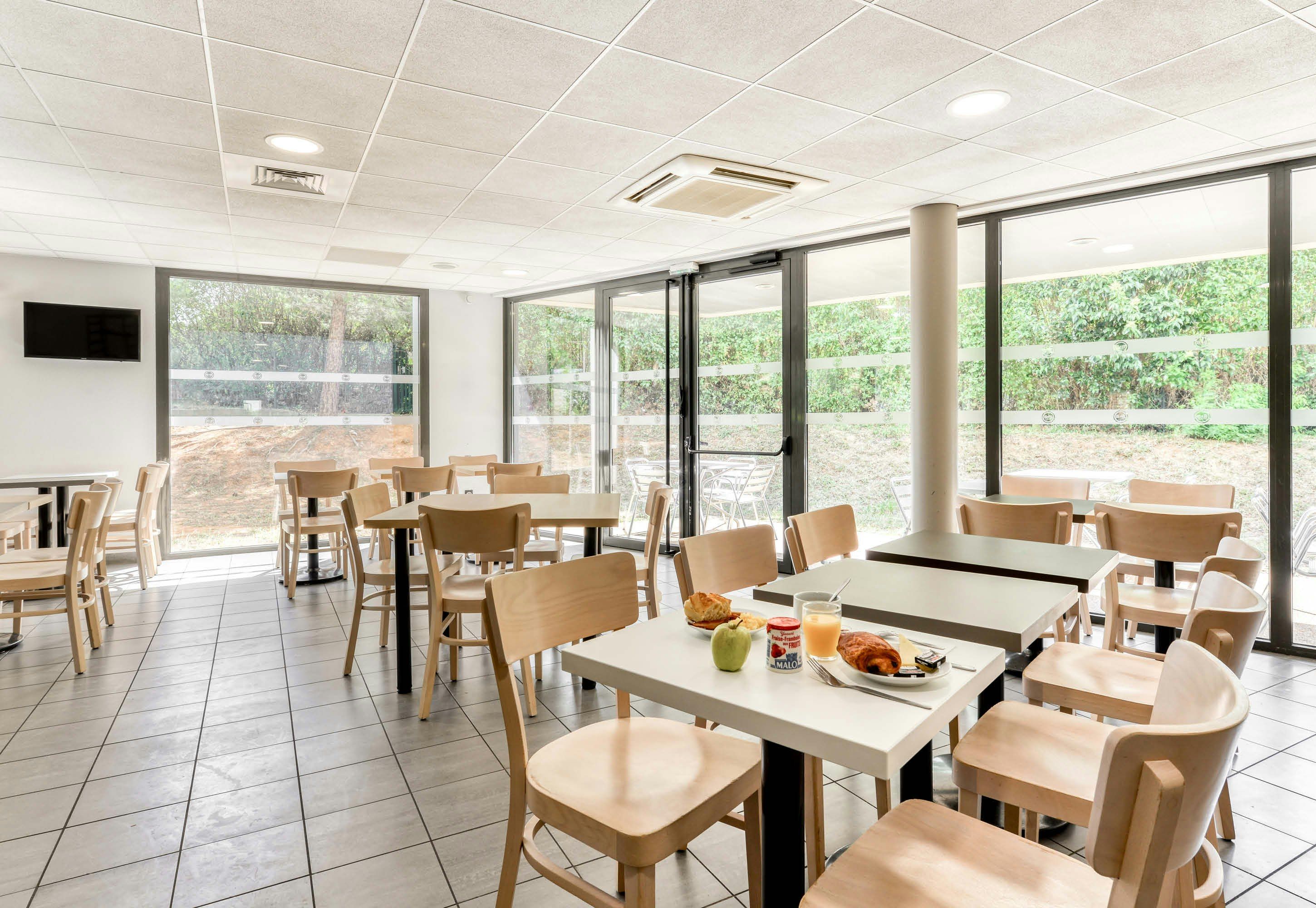 B&B HOTEL Montpellier Centre Le Millénaire - מונפלייה - מסעדה