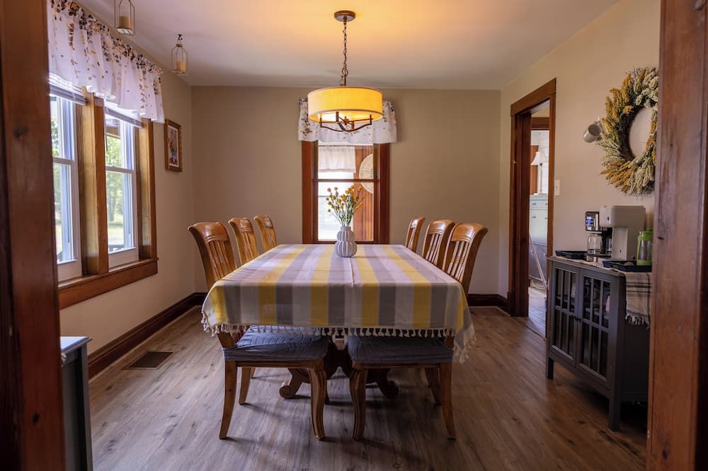 Charming 2-bedroom house in rural Sigel Pa close to state parks