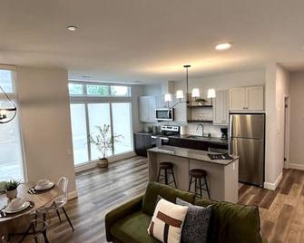 New The Carlyle 306 Grand Bend - Grand Bend - Kitchen