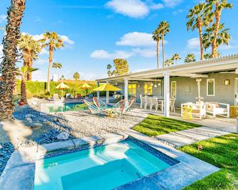Sunrise Paradise - Sparkling Pool and Spa - Palm Springs - Zwembad
