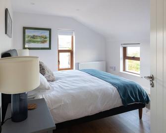 Rosapenna Golf Cottage, Donegal, Ireland - Downings - Bedroom