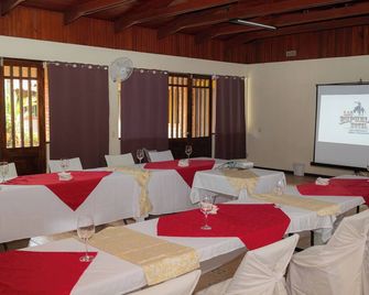 Las Espuelas Hotel - Liberia - Neuvotteluhuone