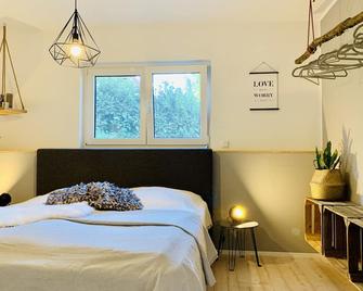 Cozy holiday apartment on the Rheinhöhe near Bonn for families - Remagen - Schlafzimmer