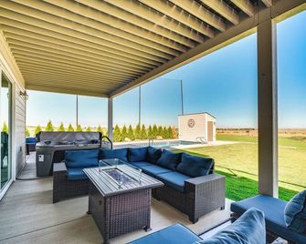 헌트 & 하이크: 포트홀스 스테이트 파크 홈, 핫 터브 - 오델로 - 파티오