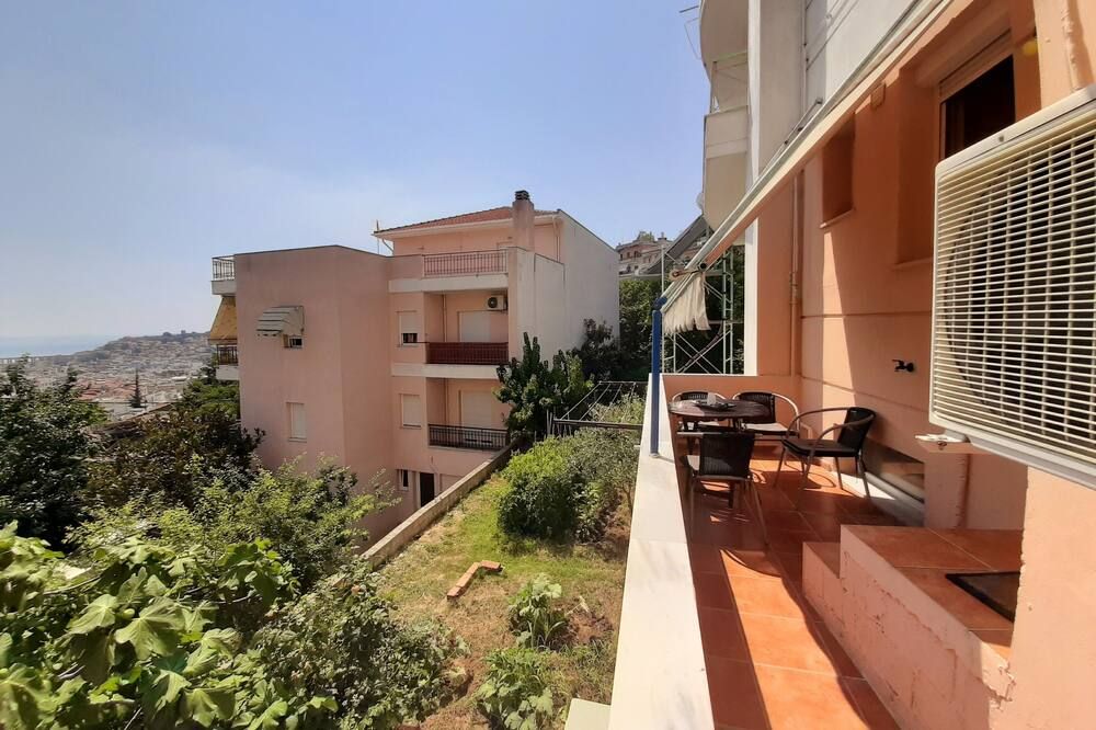 Apartment with Balcony and Parking - كافالا - شرفة