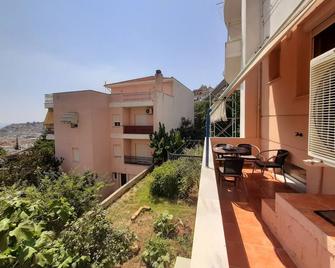 Apartment with Balcony and Parking - Kavála - Balcony