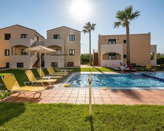 Gt Beach - Maleme - Pool
