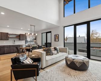 Glacier Grandeur - Whitefish - Living room