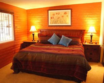 Gorgeous Views, Landscaping, Pristine Pool Near Catalina Mountains, Wifi, More! - Casas Adobes - Habitación