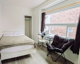 Private Double Cozy Room | Netflix & All Perks - Toronto - Bedroom