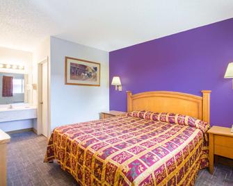 نايتس إن فينيكس آت إن بلاك كانيون هوي - فينيكس - غرفة نوم