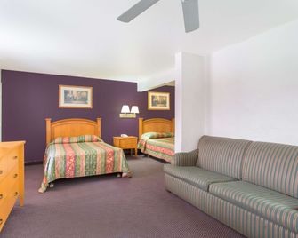 Knights Inn Fairground-Phoenix - Phoenix - Bedroom