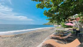 Bali Bhuana Beach Cottages - Abang - Beach