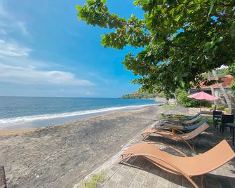 Bali Bhuana Beach Cottages - Abang - חוף