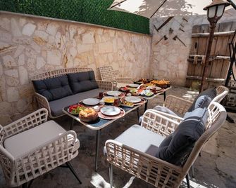 Alley Stone House Cappadocia - Uchisar - Patio