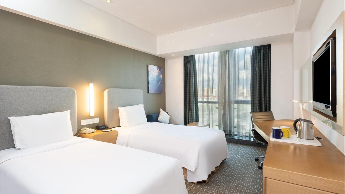 Holiday Inn Express Shanghai Jinsha By IHG