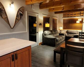 Tahoe River Cabin on Private Beach - Markleeville - Living room