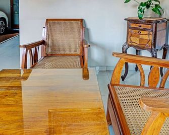 Hotel O Sumpil Syariah - Маланг - Лоббі
