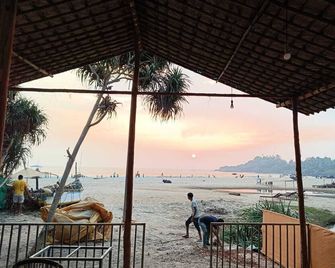 Sand Tent Beach Resort Patnem - Patnem - Balcony