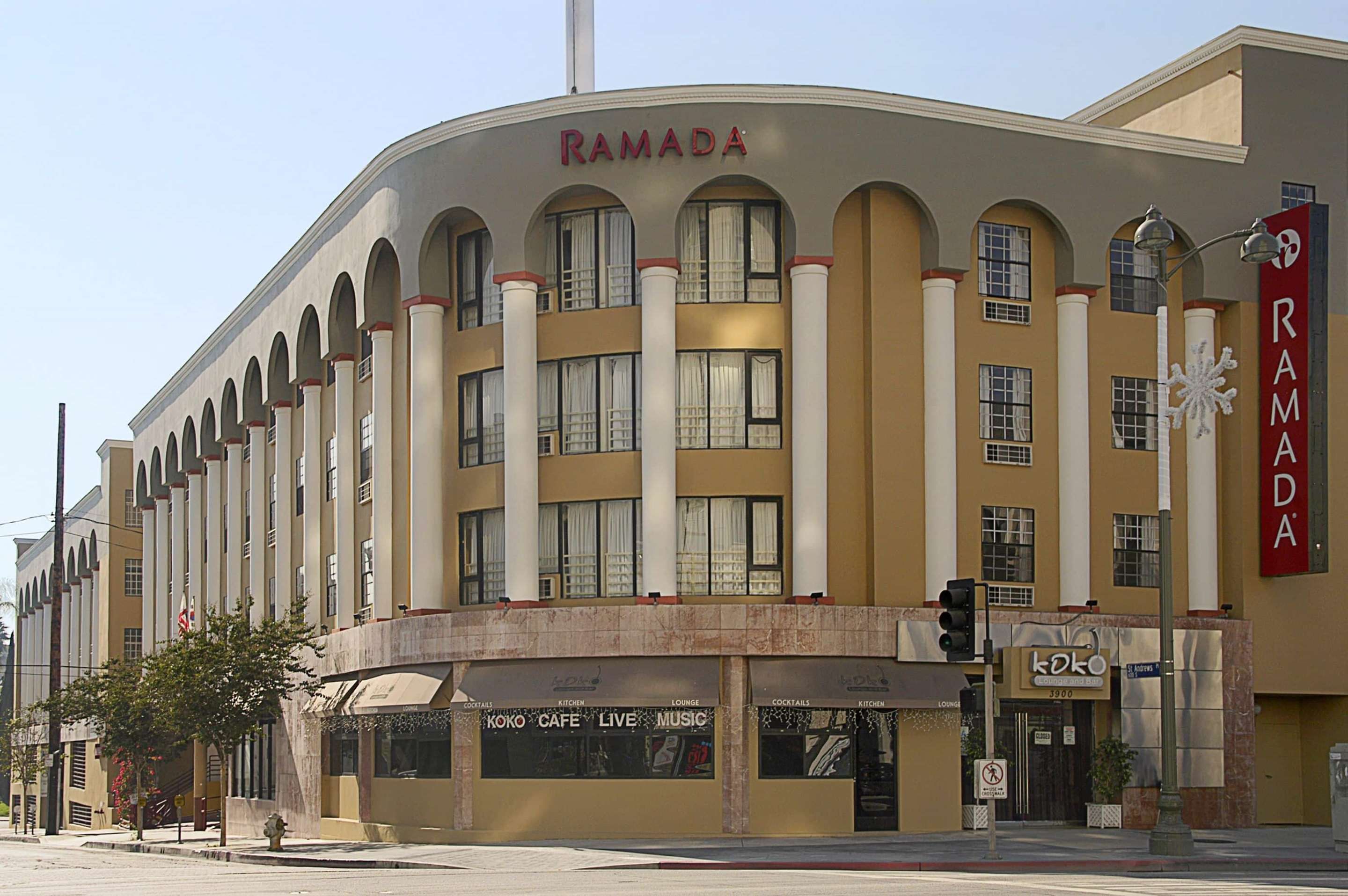 Ramada by Wyndham Los Angeles/Koreatown West - Los Angeles - Bygning