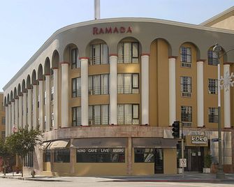 Ramada by Wyndham Los Angeles/Koreatown West - Los Angeles - Building