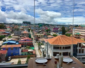 Hotel La Vista - Taunggyi - Balcón