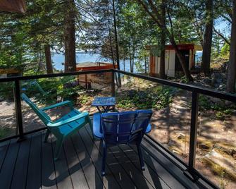 Rockwater Secret Cove Resort - Halfmoon Bay - Balcon