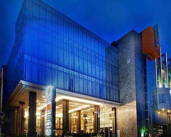 Golden Flower By Kagum Hotels - Bandung - Bangunan