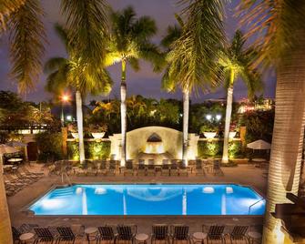 Bellasera Resort - נייפלס - בריכה