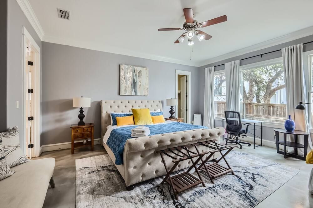 Ultimate Group Stay: Pool, Game Room & Hot Tub - أوستن - غرفة نوم