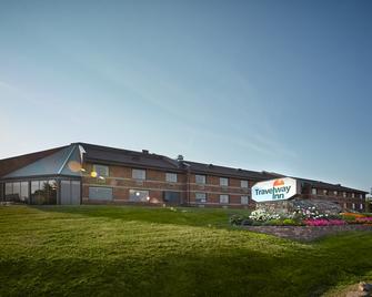 Travelway Inn Sudbury - Sudbury - Building