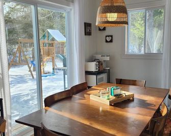 Peaceful family chalet - nature - Saint-Gabriel-de-Brandon - Dining room