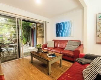 Garden View Apartment - 2 Bedrooms - Brunswick Heads - Wohnzimmer