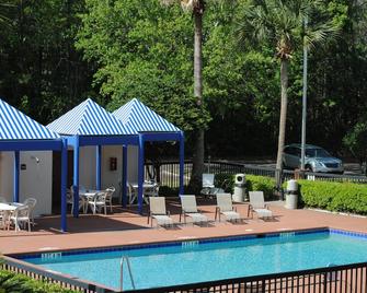 Days Inn by Wyndham Jacksonville Airport - Jacksonville - Pool