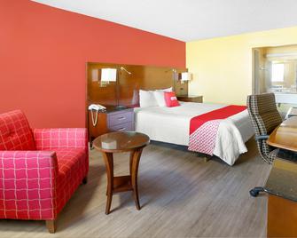 OYO Hotel Jackson South I-55 - Richland - Bedroom