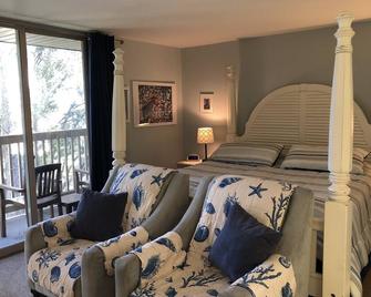 Villas by The Sea Two Bedroom Apartment - Jekyll Island - Bedroom