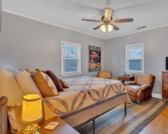 Pet friendly on the South Holston River! - Bristol (Tennessee) - Slaapkamer