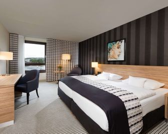 Maritim Hotel Königswinter - Königswinter - Sovrum
