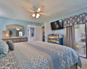 Sea Woods 3 Bedroom 2 Bath - New Smyrna Beach - Bedroom