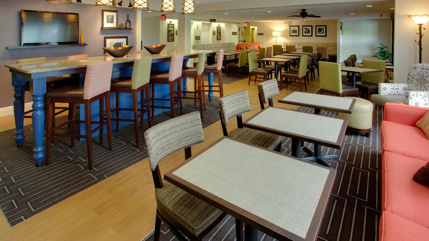 Hampton Inn Pittsburgh-Airport
