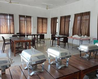 Panna Tiger Resort- Riverside Property - Panna - Restaurant