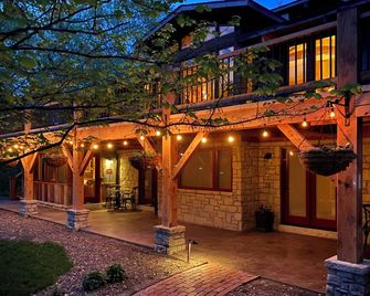 Charming Bed & Bath Suite Available Nightly - Manhattan - Building