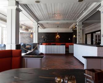 Tide Hotel - Wilhelmshaven - Front desk