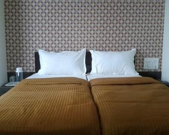 Skyway Inn - Mumbai - Schlafzimmer
