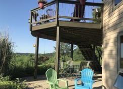 Country Setting 2-3 Miles From The River, Luther College And Downtown Decorah - Decorah - Patio