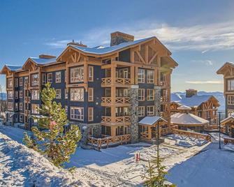 Stonegate Resort by Okanagan Premier - Big White - Building