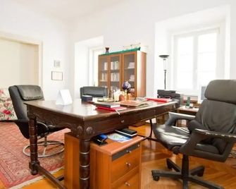 Lo Studio di Joyce - טריאסטה - חדר אוכל