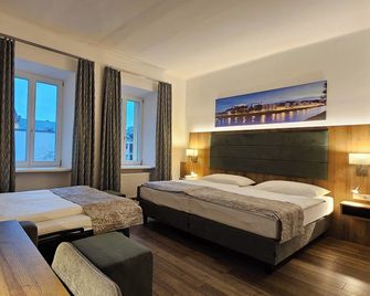 Altstadt Hotel Hofwirt Salzburg - Salzburgo - Quarto