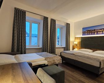 فندق التشتات هوفيرت سالزبورغ - سالزبورغ - غرفة نوم